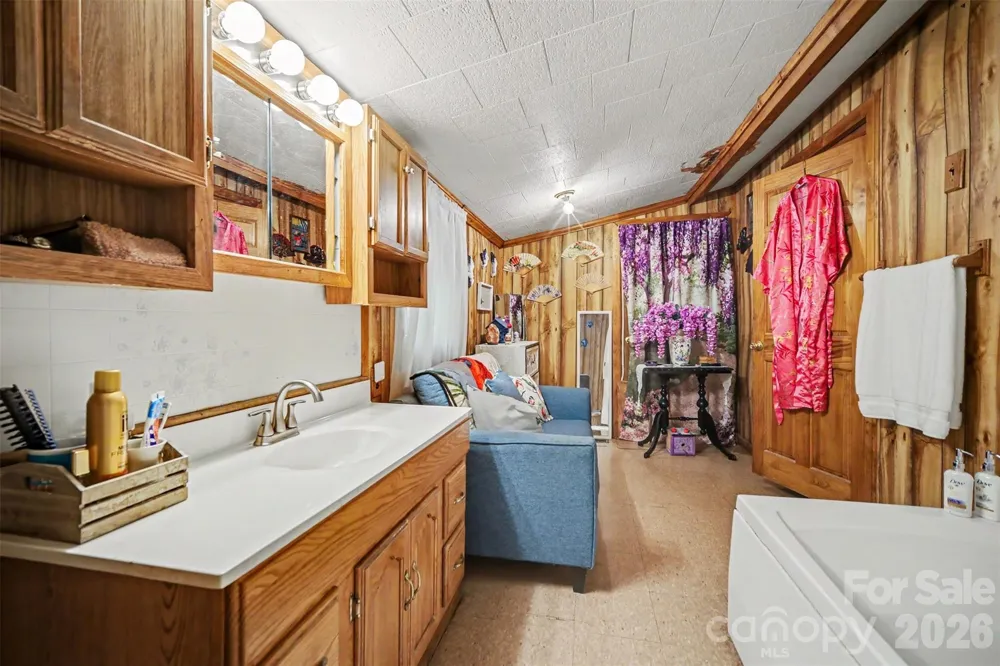 260 Cherrywood Lane Sharon, SC 29742