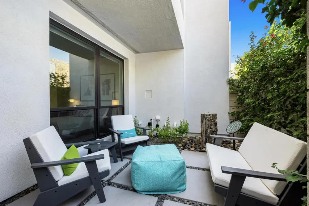 890 Cameron Center Drive Palm Springs, CA 92264