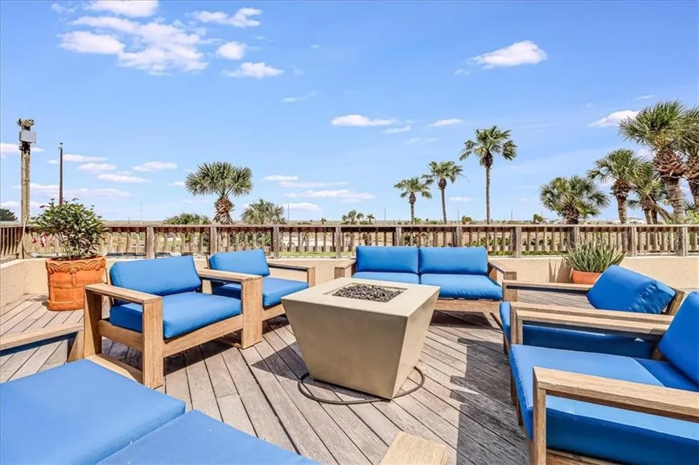 6745 Seacomber Drive #101 Port Aransas, TX 78373
