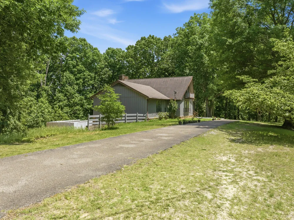 4110 Corinth Rd Lexington, TN 38351