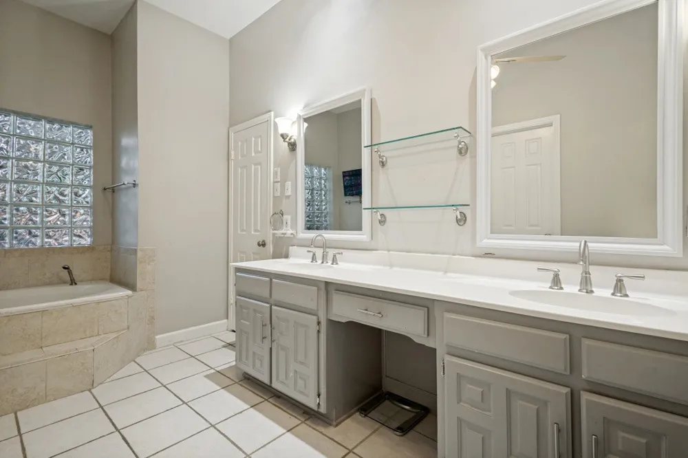 209 Oak Hill Drive Trophy Club, TX 76262