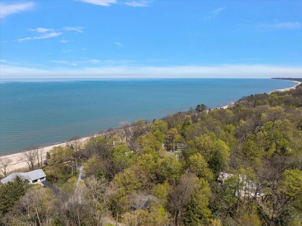 604 Pine Lane Sawyer, MI 49125
