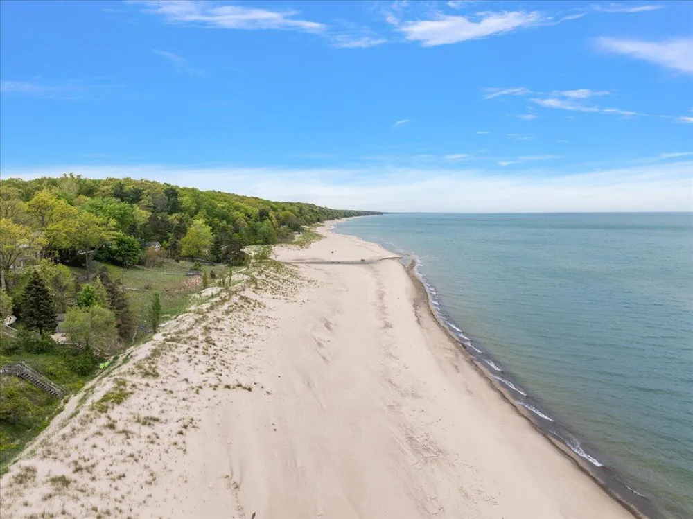 604 Pine Lane Sawyer, MI 49125
