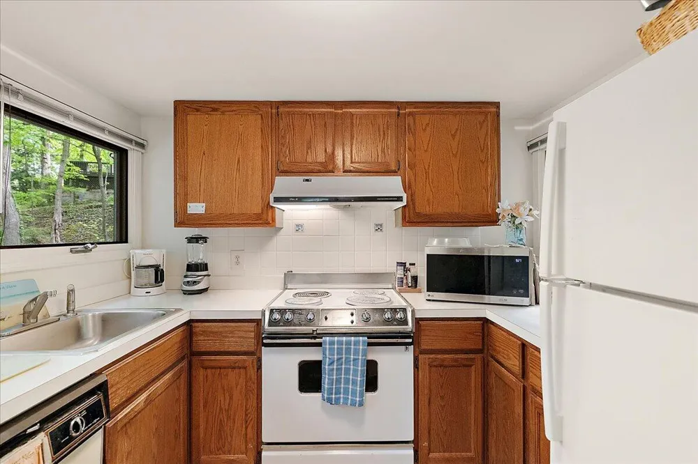 604 Pine Lane Sawyer, MI 49125