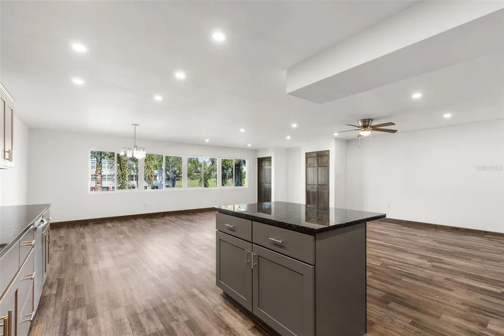 225 COUNTRY CLUB DRIVE #B221 Largo, FL 33771