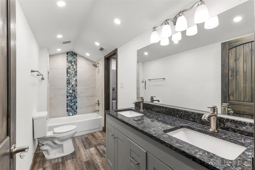 225 COUNTRY CLUB DRIVE #B221 Largo, FL 33771