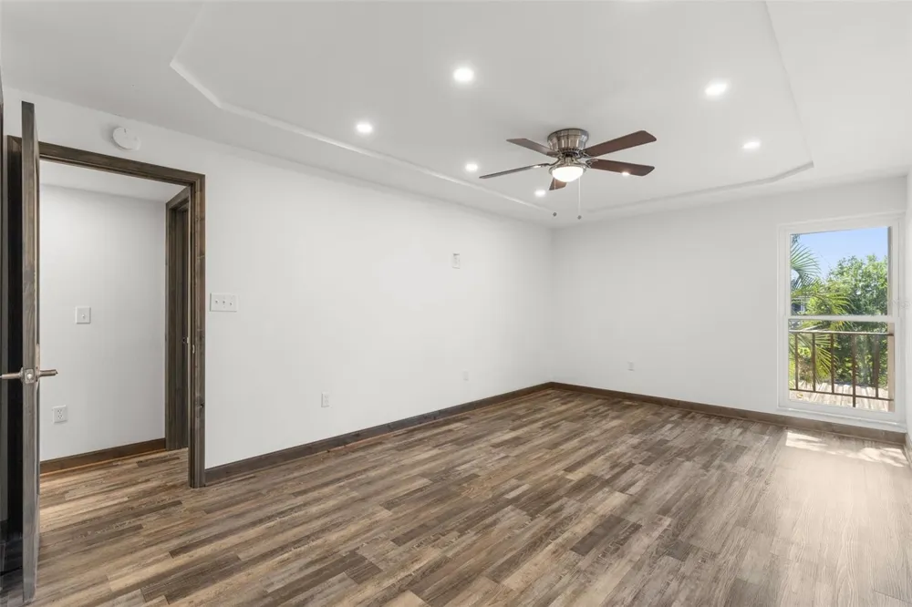 225 COUNTRY CLUB DRIVE #B221 Largo, FL 33771