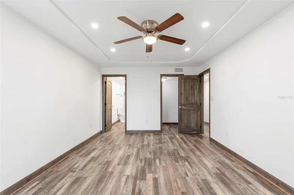 225 COUNTRY CLUB DRIVE #B221 Largo, FL 33771