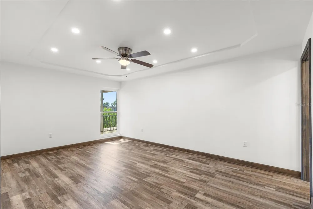 225 COUNTRY CLUB DRIVE #B221 Largo, FL 33771