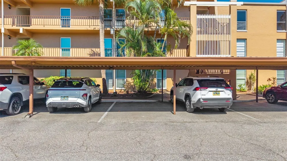 225 COUNTRY CLUB DRIVE #B221 Largo, FL 33771