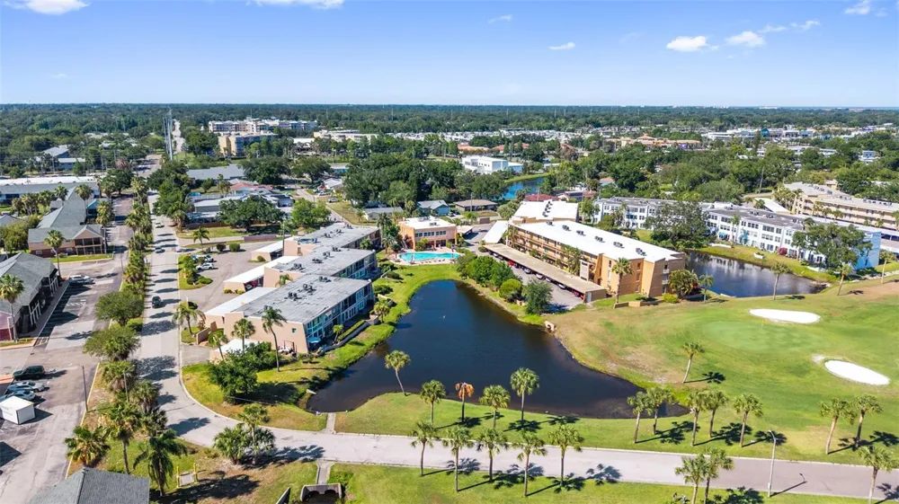 225 COUNTRY CLUB DRIVE #B221 Largo, FL 33771