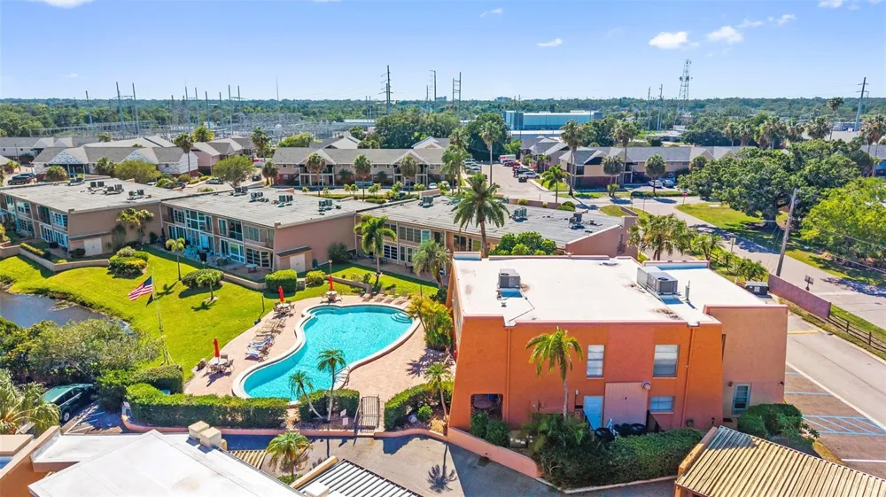 225 COUNTRY CLUB DRIVE #B221 Largo, FL 33771