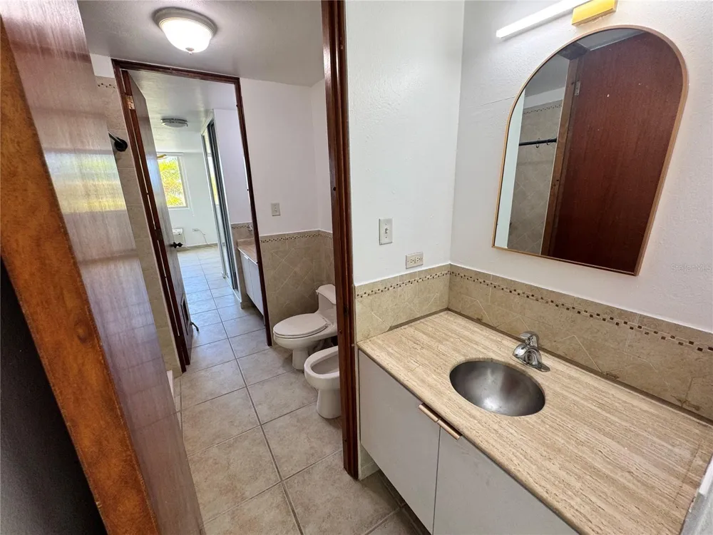 90 CANDELERO DRIVE #32 Humacao, PR 00791