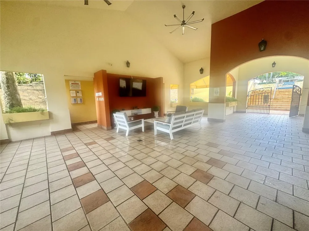 90 CANDELERO DRIVE #32 Humacao, PR 00791