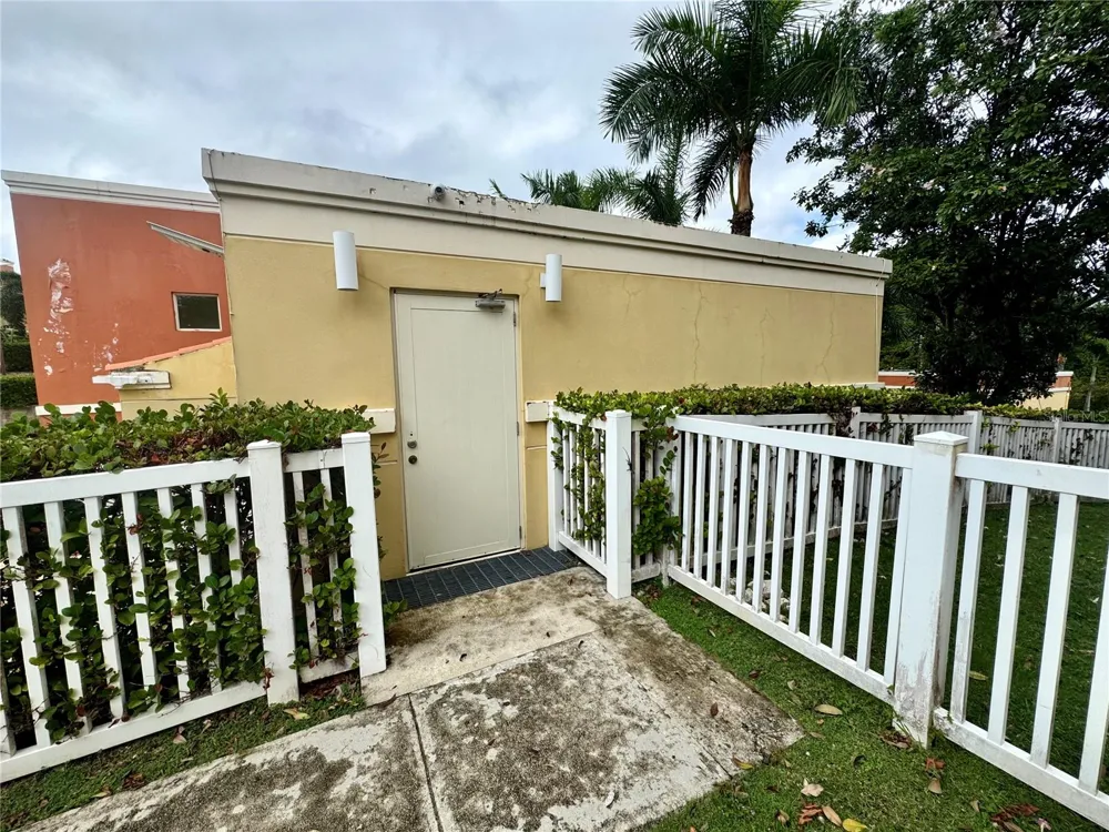 90 CANDELERO DRIVE #32 Humacao, PR 00791