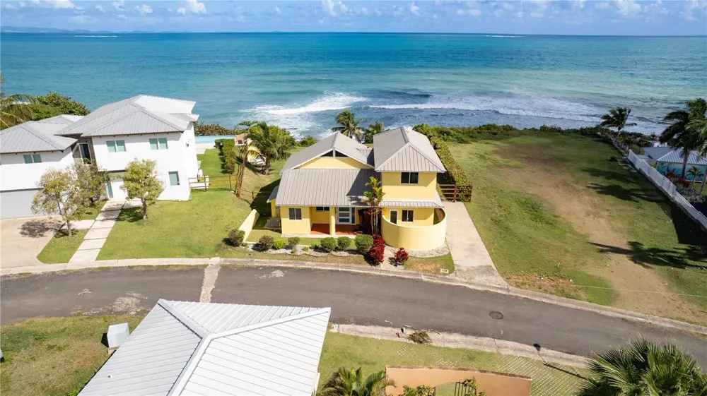 5 BEACH VILLAGE Vieques, PR 00765