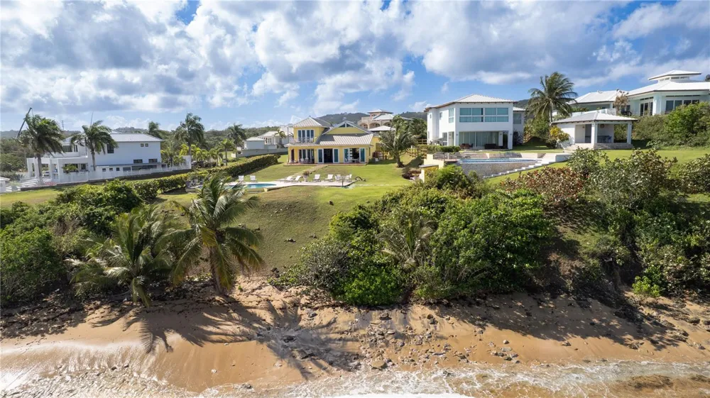 5 BEACH VILLAGE Vieques, PR 00765