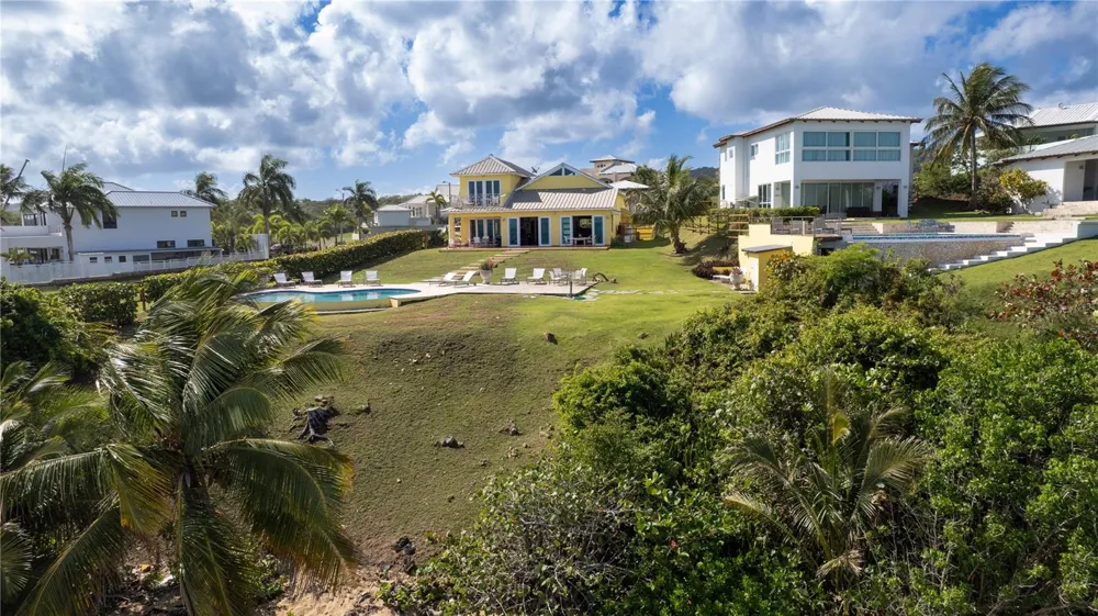 5 BEACH VILLAGE Vieques, PR 00765
