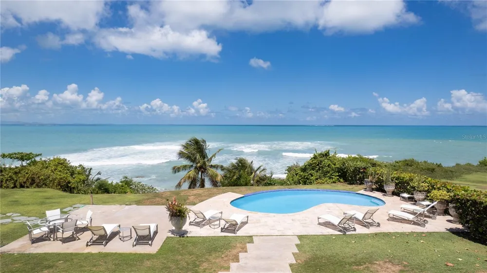 5 BEACH VILLAGE Vieques, PR 00765
