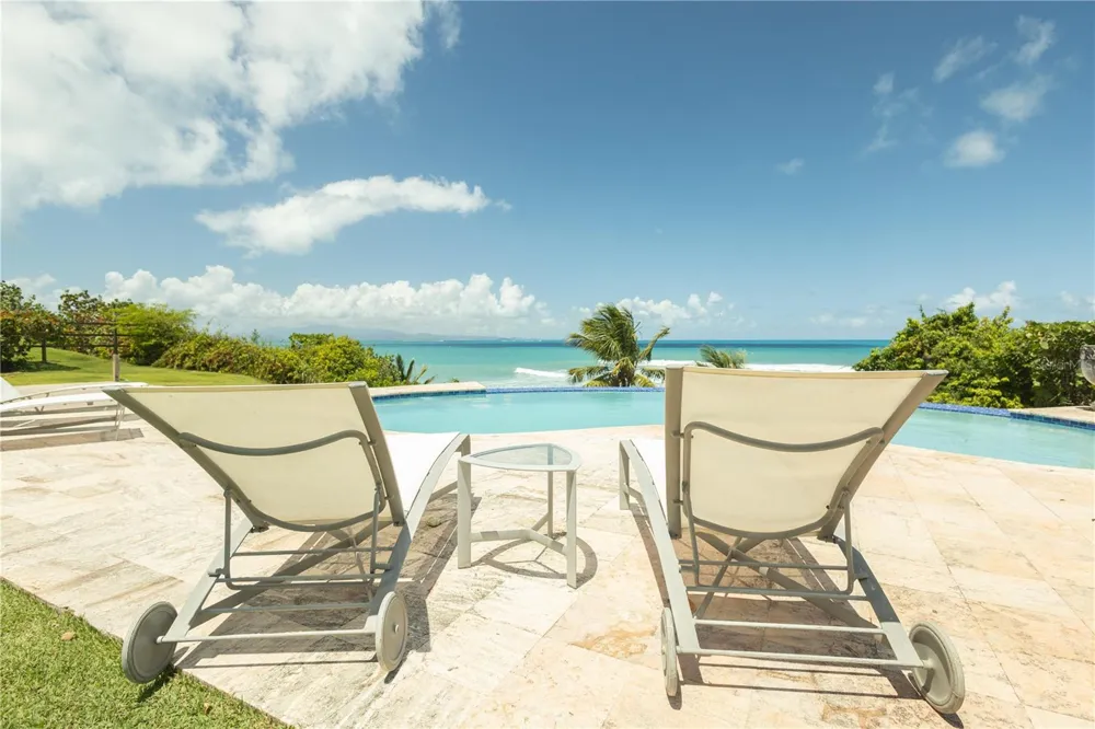 5 BEACH VILLAGE Vieques, PR 00765