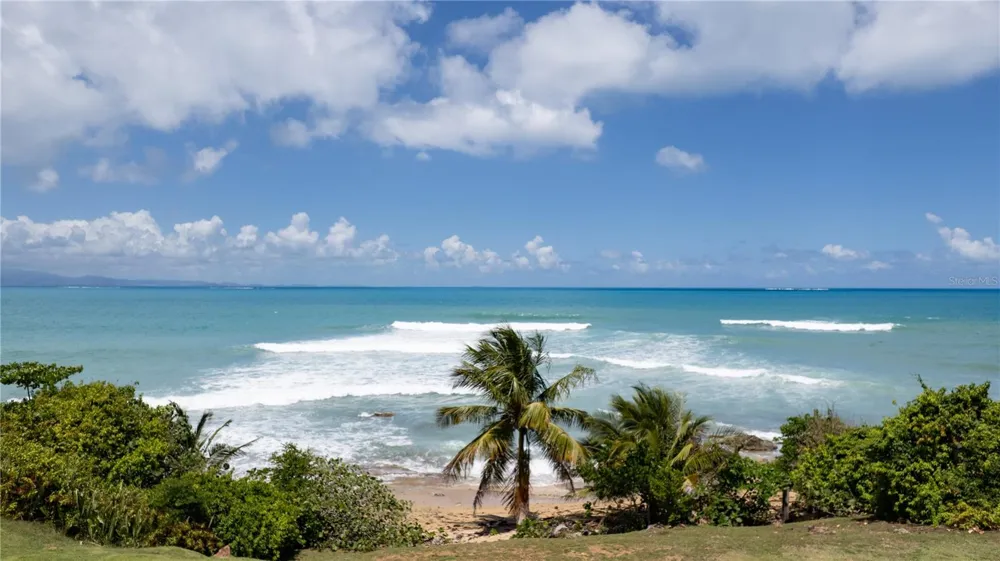 5 BEACH VILLAGE Vieques, PR 00765