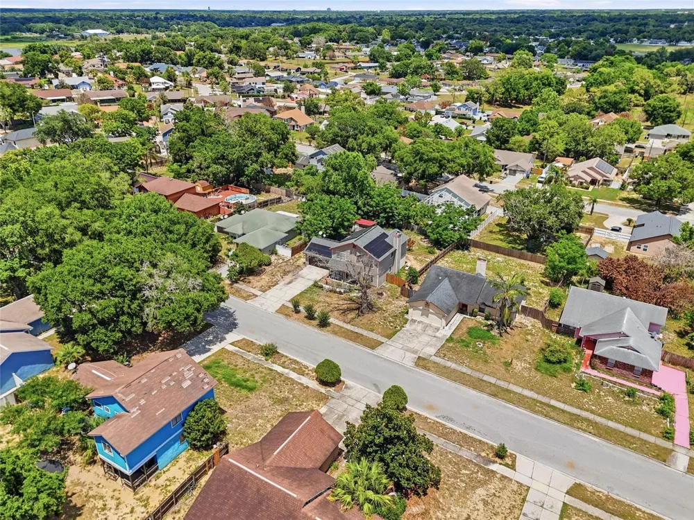 3027 QUEENSGATE ROAD Orlando, FL 32818