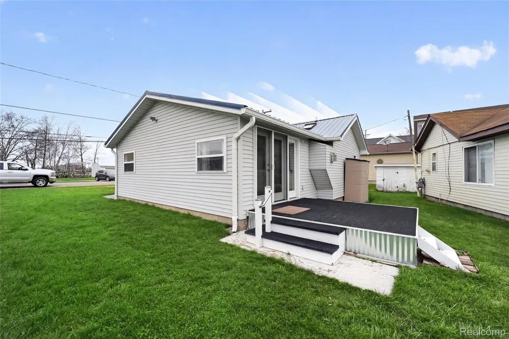 12508 West Shore Drive Roscommon Township, MI 48629