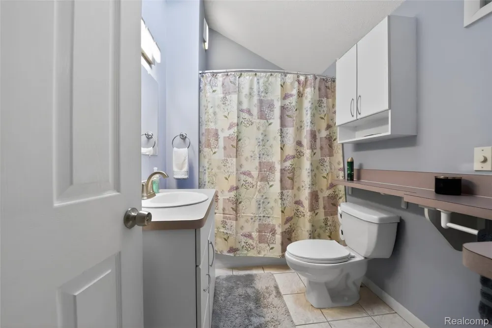 12508 West Shore Drive Roscommon Township, MI 48629