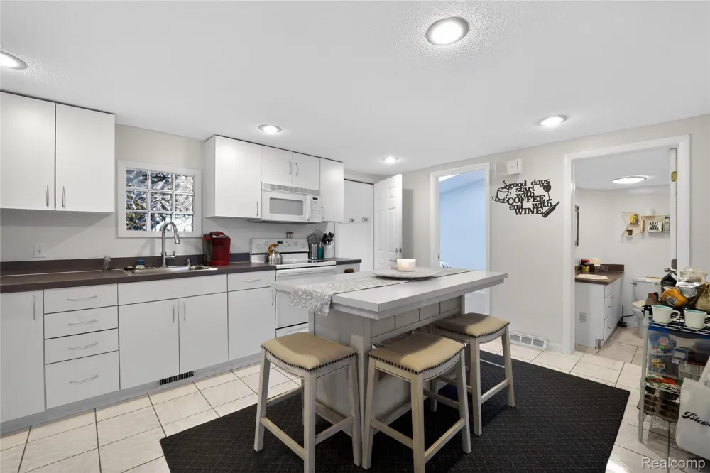 12508 West Shore Drive Roscommon Township, MI 48629