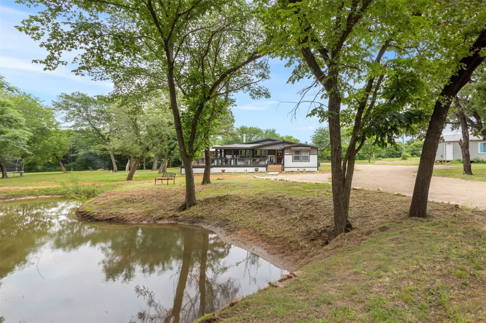 2421 County Road 810 Alvarado, TX 76009