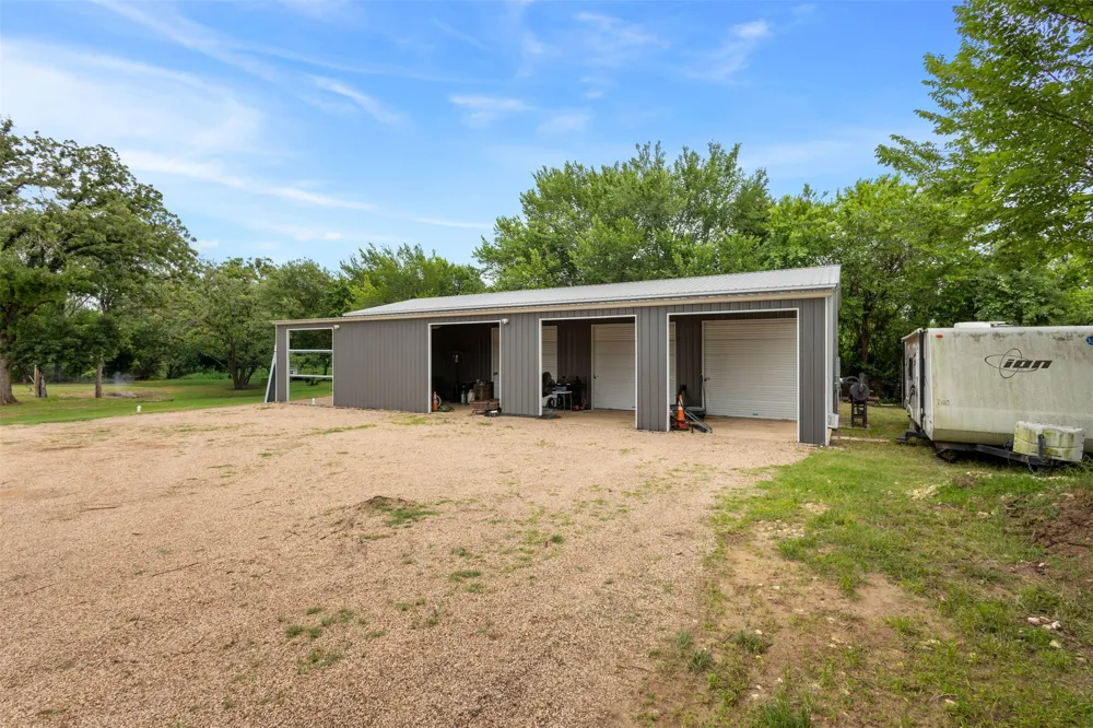 2421 County Road 810 Alvarado, TX 76009