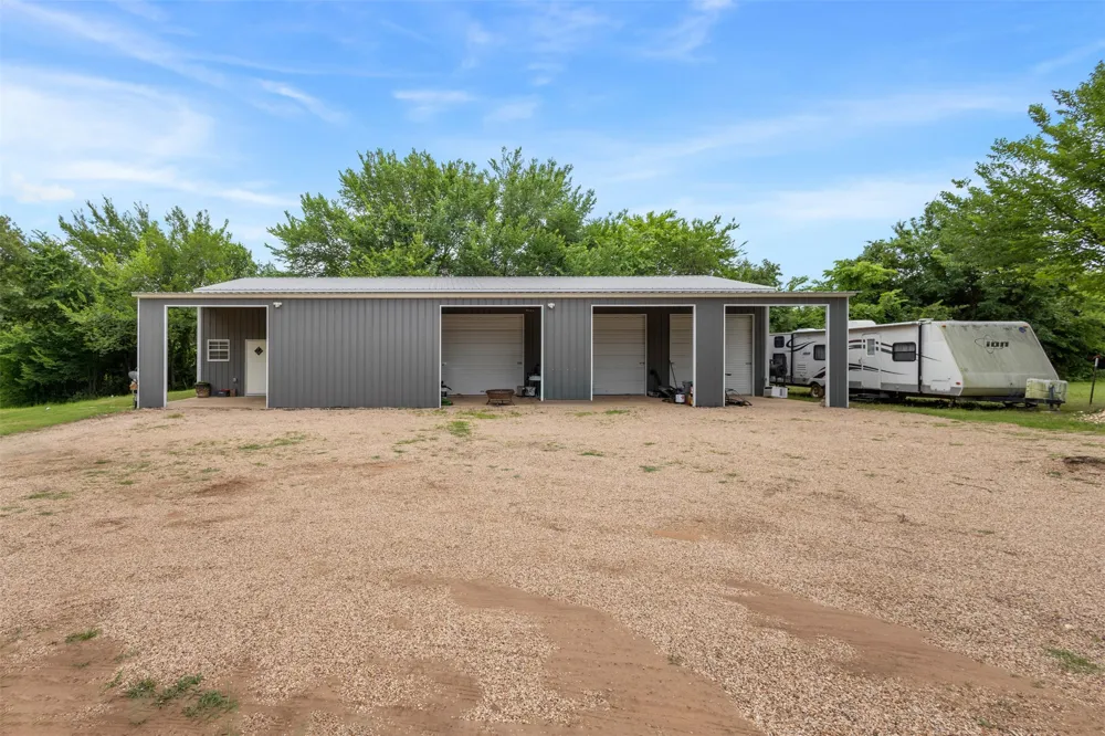 2421 County Road 810 Alvarado, TX 76009