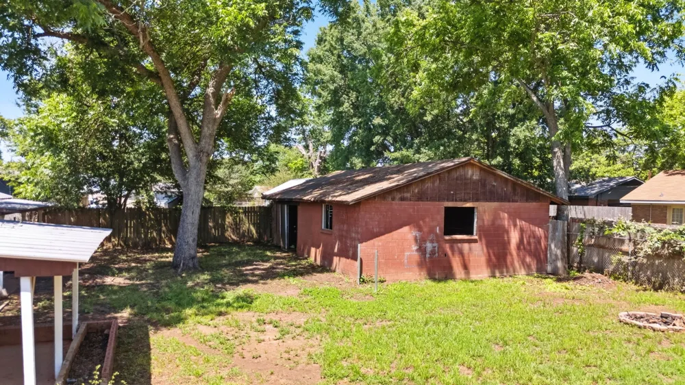 107 Sequoia Drive Palestine, TX 75803