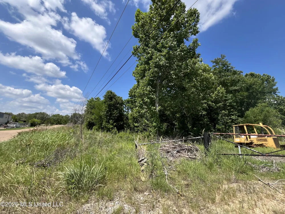 College Hill Drive Jackson, MS 39209