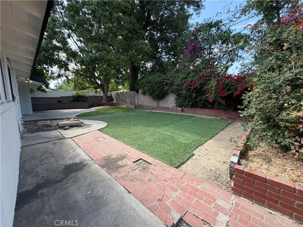20439 Malden Street Winnetka, CA 91306