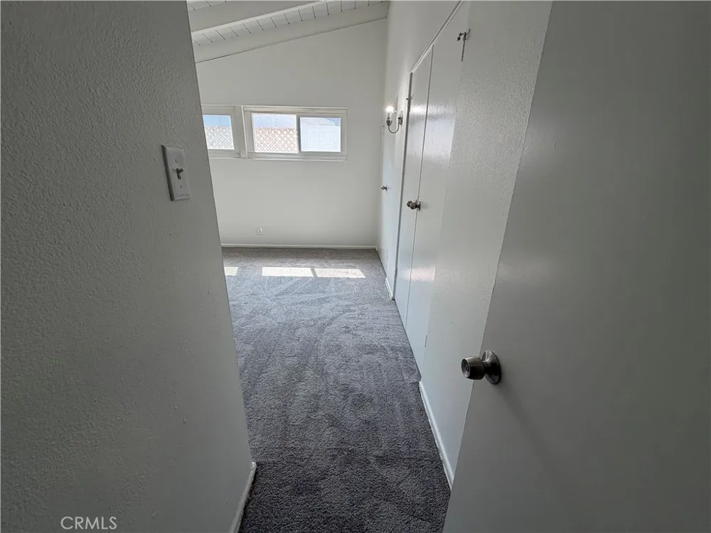 20439 Malden Street Winnetka, CA 91306
