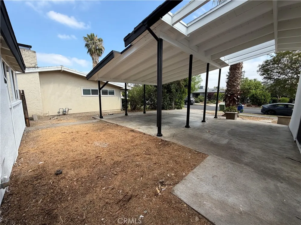20439 Malden Street Winnetka, CA 91306