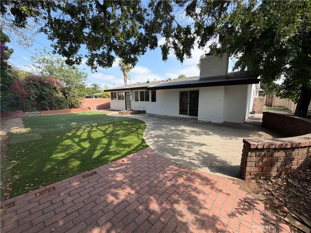 20439 Malden Street Winnetka, CA 91306
