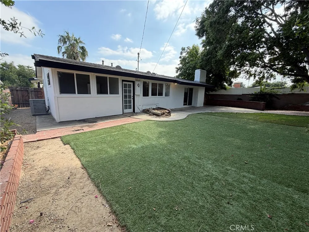 20439 Malden Street Winnetka, CA 91306