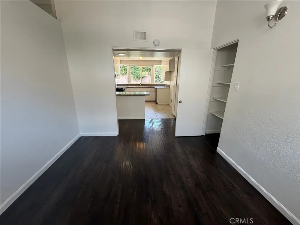 20439 Malden Street Winnetka, CA 91306