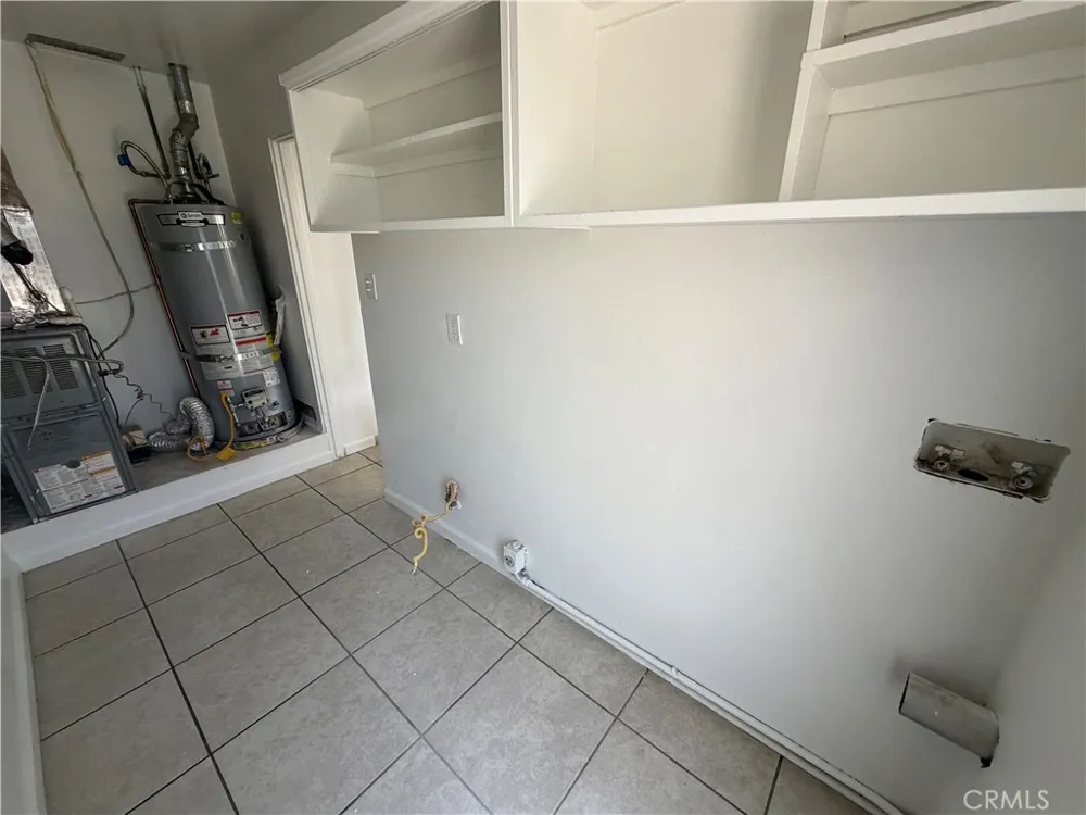 20439 Malden Street Winnetka, CA 91306