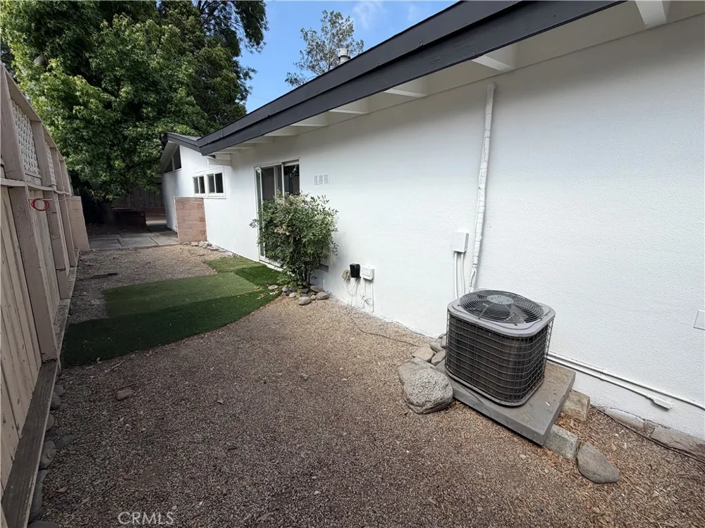 20439 Malden Street Winnetka, CA 91306