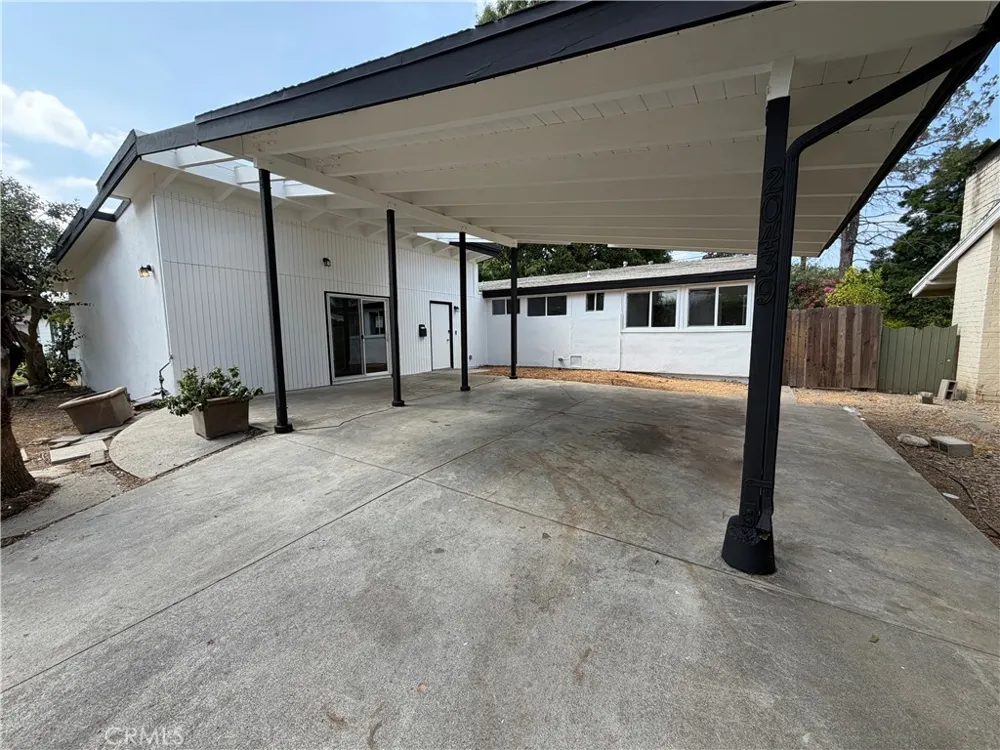 20439 Malden Street Winnetka, CA 91306