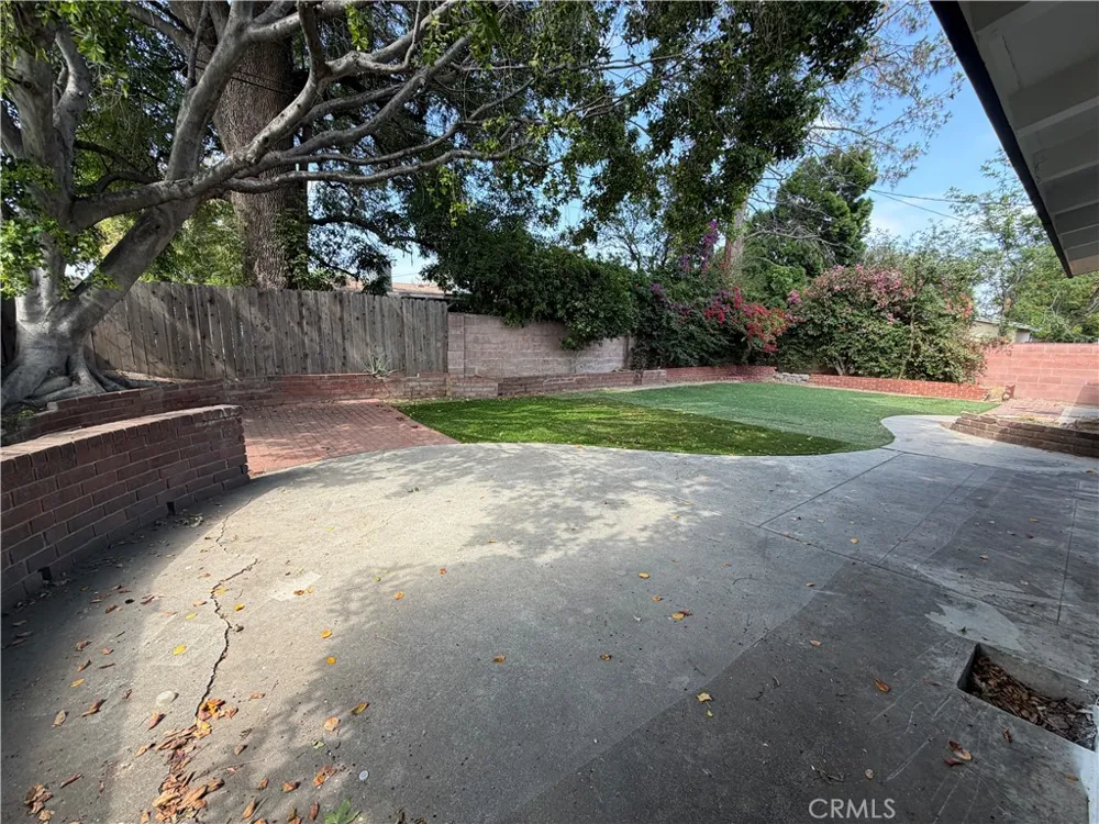 20439 Malden Street Winnetka, CA 91306