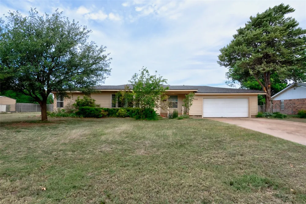 1002 Trundy Merkel, TX 79536