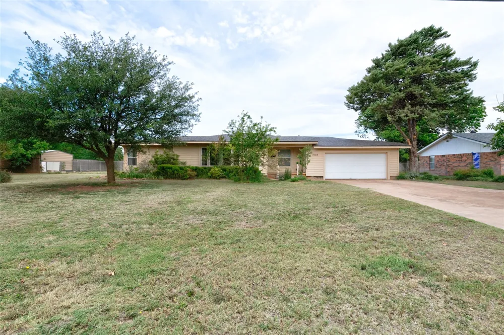 1002 Trundy Merkel, TX 79536