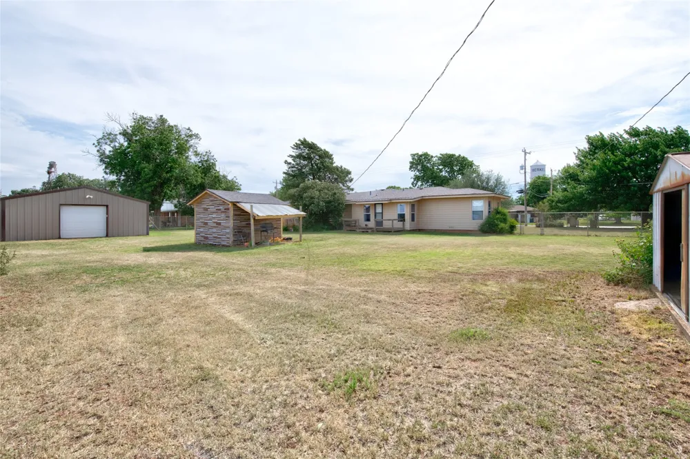 1002 Trundy Merkel, TX 79536