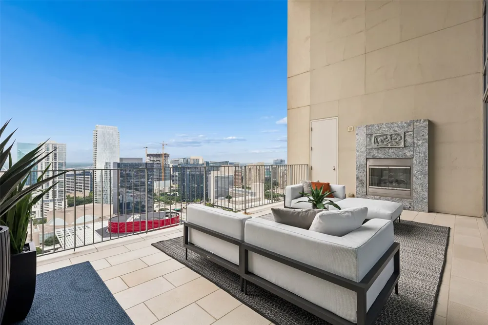 1717 Arts Plaza #2309 Dallas, TX 75201