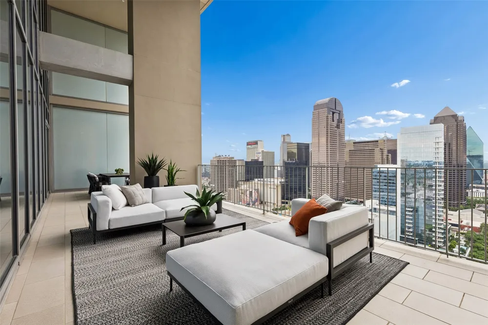 1717 Arts Plaza #2309 Dallas, TX 75201
