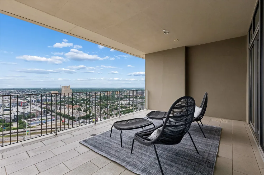 1717 Arts Plaza #2309 Dallas, TX 75201